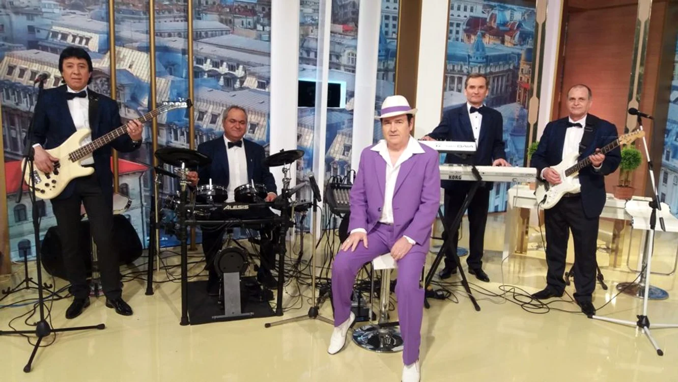 Nelu Vlad, o apariție plină de culoare FOTO: Arhivă Personală/Facebook