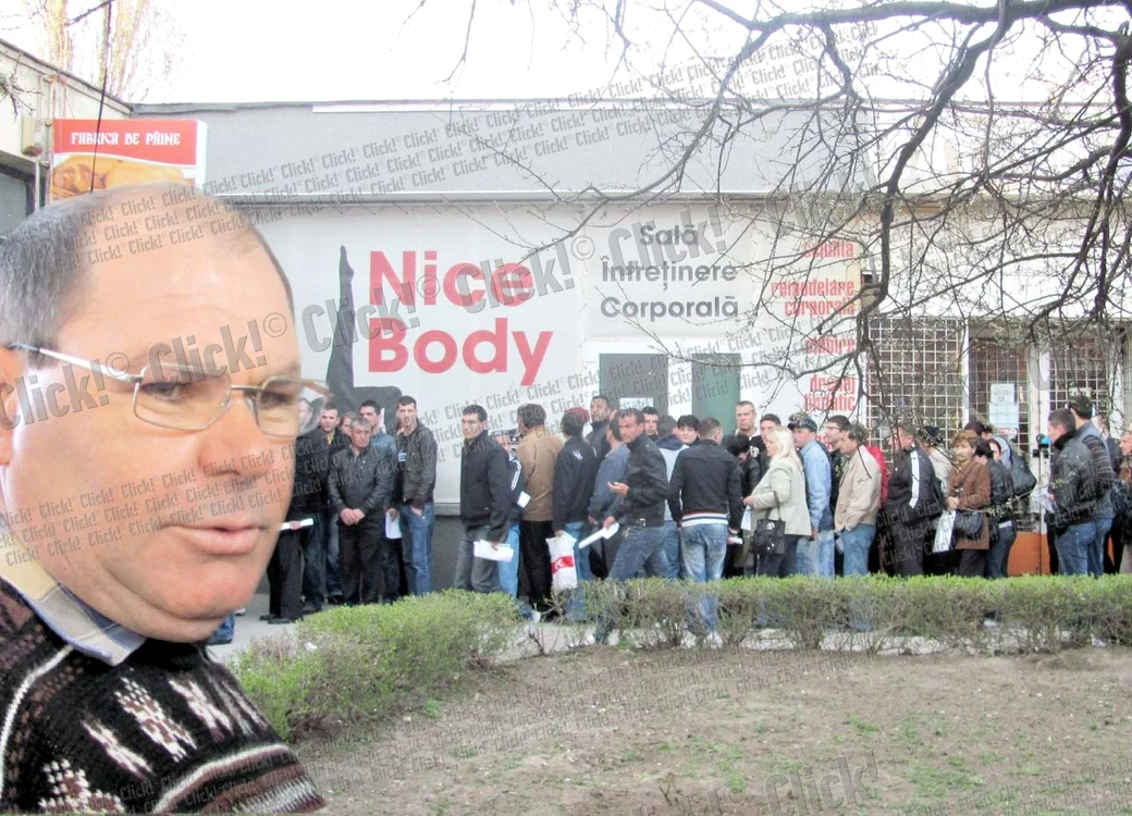 
    Craiovenii îşi pot depune  dosarul de angajare până vineri (Foto: Andreea Mitrache)  