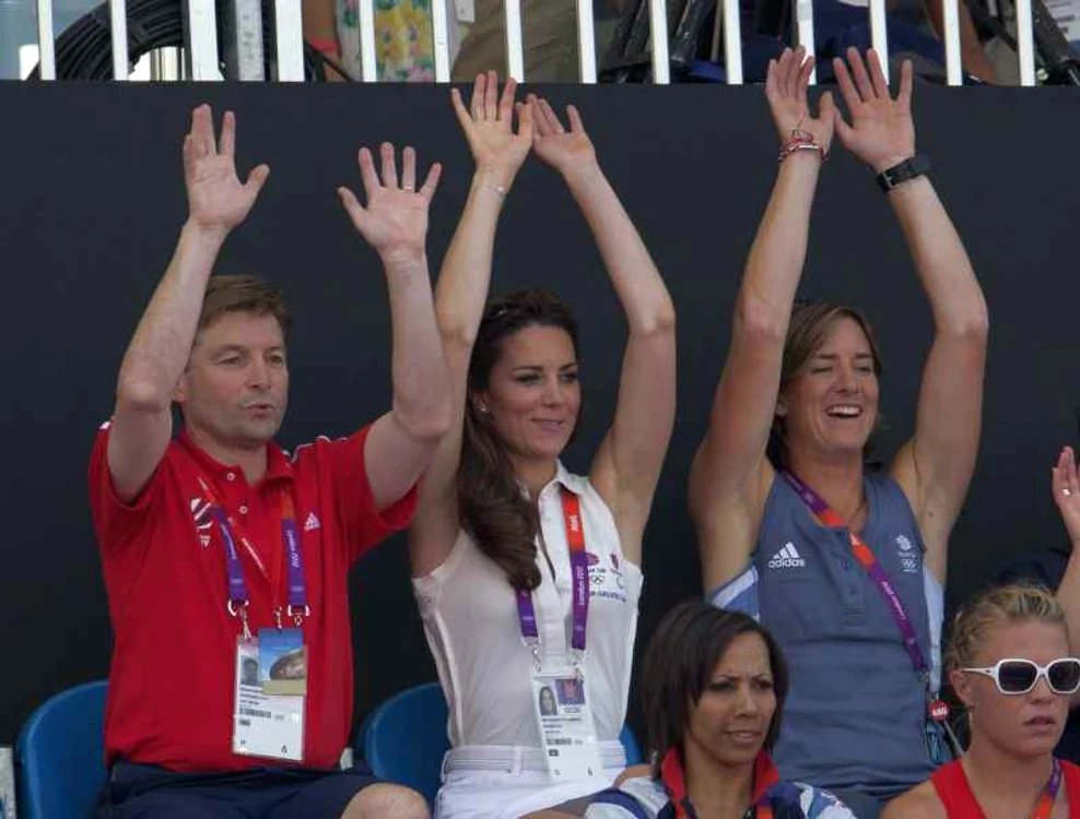 Catherine, ducesa de Cambridge, a fost expansivă în timpului meciului de hochei pe iarbă feminin. (Foto: Reuters)