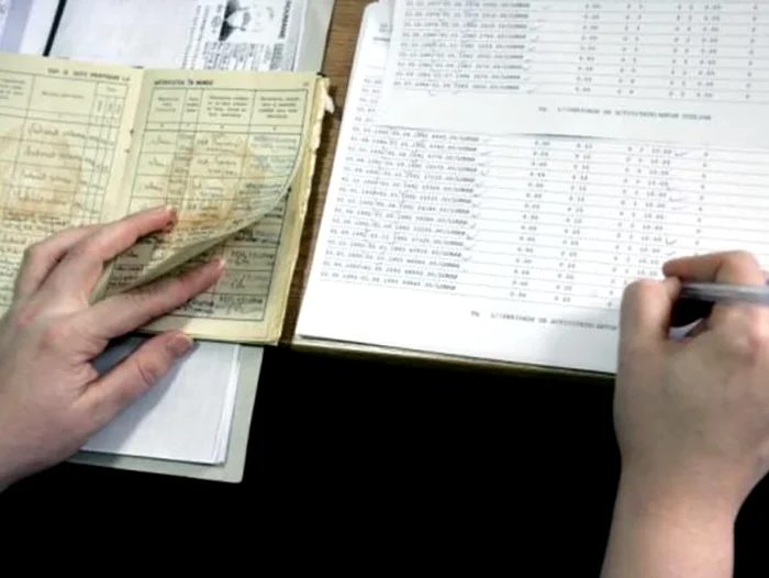 Îți poți verifica cartea de muncă online.