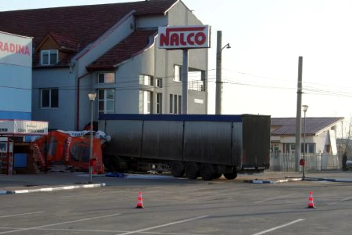 Şoferul de TIR susţine că nu rula cu mai mult de 60 de km/h
