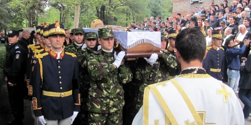 Înmormântarea mitropolitului Nicolae Corneanu FOTO Ştefan Both