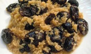 orez cu prune uscate jpeg