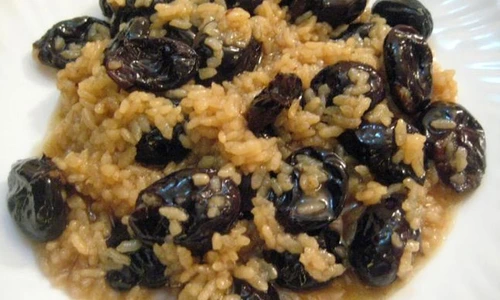 orez cu prune uscate jpeg