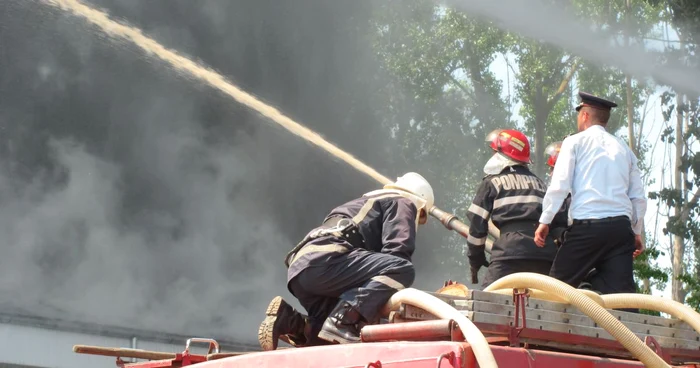 Din cauza vântului incendiul s-a extins imediat. Foto arhivă