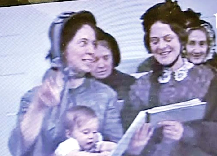 În 2002, solista, a făcut figuraţie într-un film de Hollywood