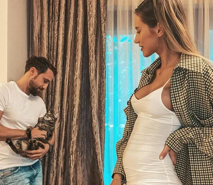 
    Gabriela Prisăcariu, iubita lui Dani Oțil, prima poză cu burtica la vederefoto: Instagram  