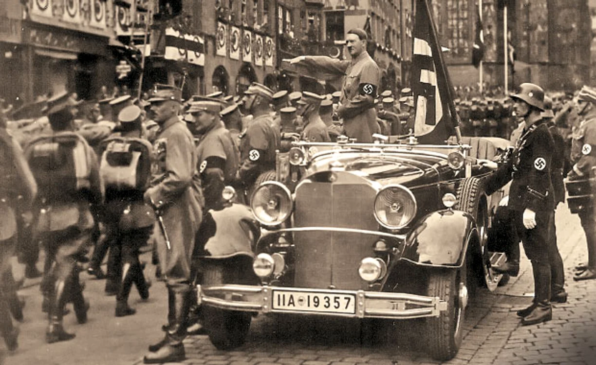 Adolf Hitler (1889-1945), un politician abil  care a ştiut să  speculeze nemulţumirile germanilor  