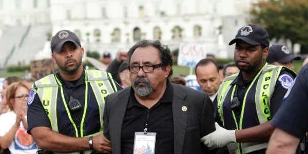 Un congressman arestat la marsul pentru reforma imigratiei
