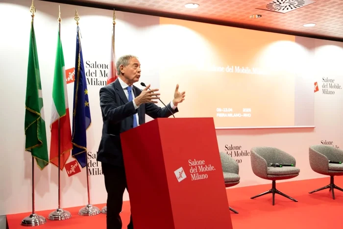 Adolfo Urso, la Salonul de mobilă de la Milano, 2025. Foto Facebook/Adolfo Urso
