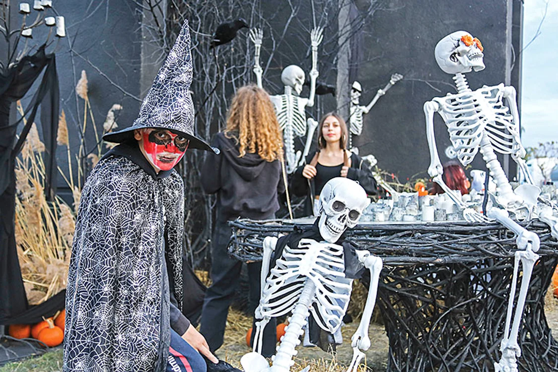 Bucureștenii  s-au pregătit  intens pentru  eveniment. Foto: Inquam Photos