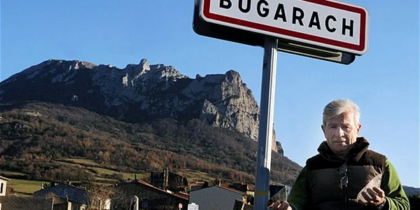 Primarul satului Bugarach, Jean-Pierre Delord, este speriat de invazia de amatori de OZN-uri