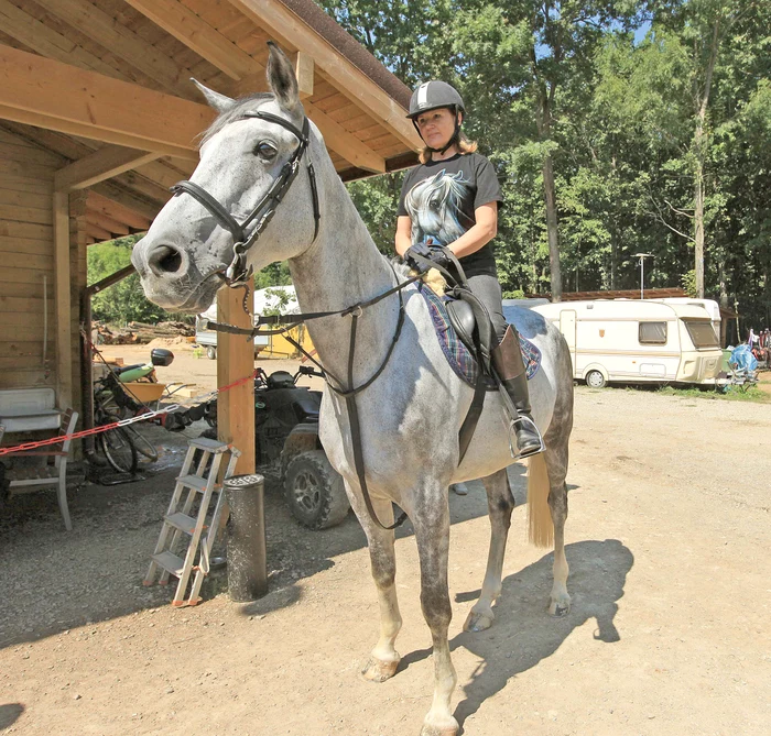 Pentru Maria Băsescu este o plăcere să practice echitaţiaFotografii: Roberto Sălceanu
