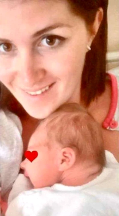 
    Micuțul Zador, în brațele mamei lui, Sugarka  