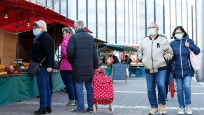 
    Purtarea măștii de protecție devine obligatorie în Timișoara de pe 1 august, de la ora 19.00Sursă foto: Arhivă Click!  