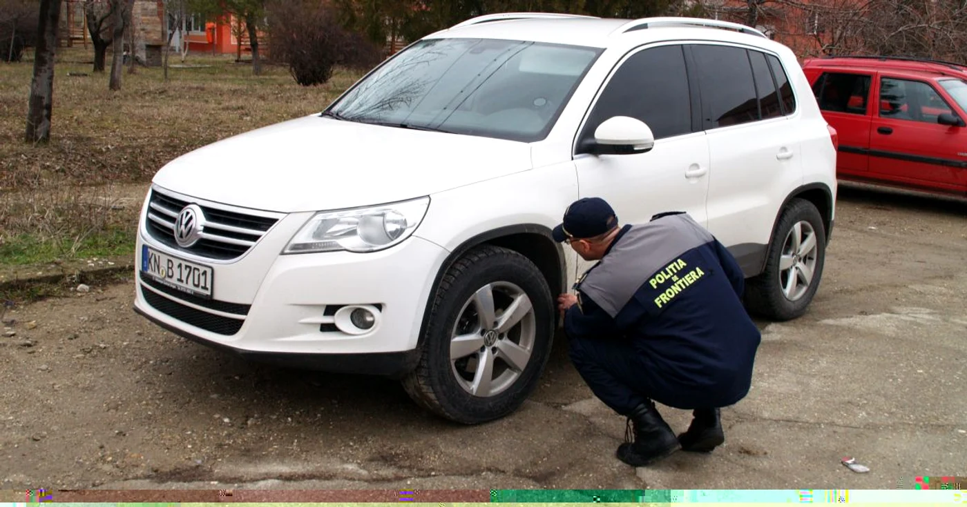 Autoturismul confiscat de poliţiştii de frontieră mehedinţeni FOTO STPF Mehedinţi