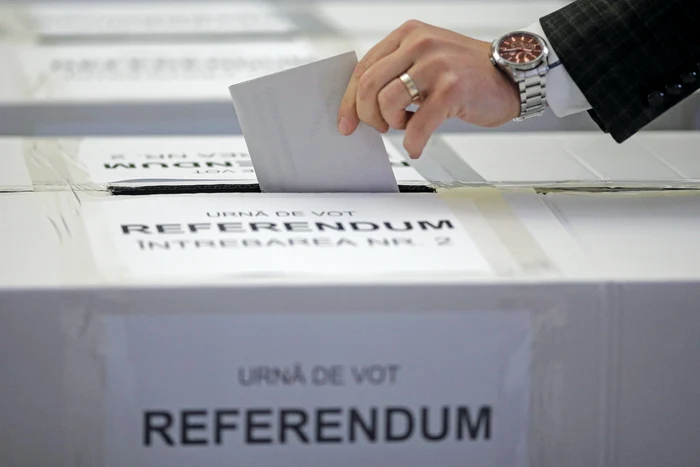 
    Votul pe care îl vei da la referendum și la europarlamentare, duminică, 26 mai 2019, trebuie să respecte legile în vigoareFoto: Inquam photos/Octav Ganea  