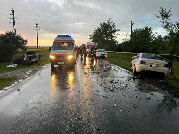 Accident tragic în Timiș: O femeie și-a pierdut viața, iar alte patru persoane, printre care doi copii, au fost rănite