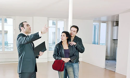 9 2  1col shutterstock vanzare apartament jpeg