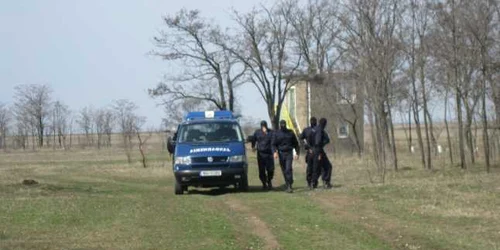 Unul dintre jandarmi este acuzat că a agresat un minor. FOTO: N.BUTNARU