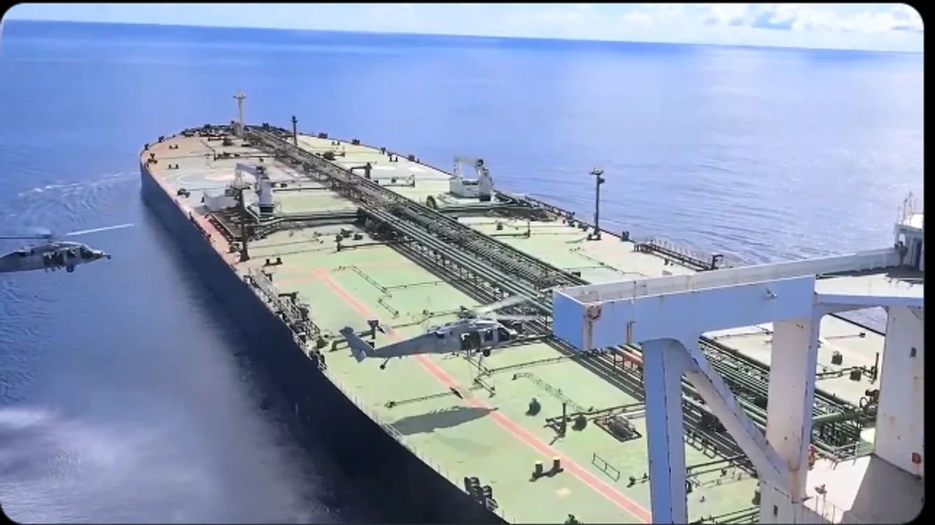 Petrolier în Golful Piersic