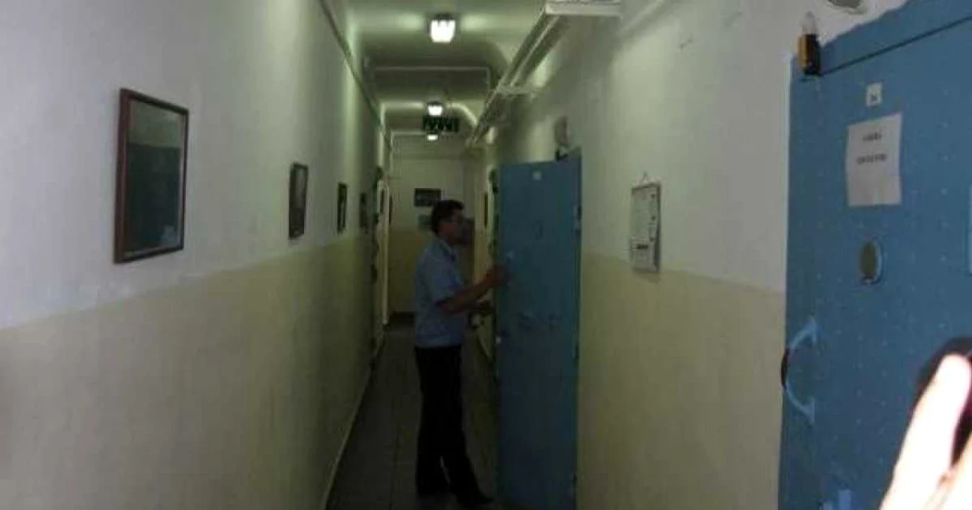 Ofiţerii au muşamalizat agresarea unui deţinut Foto. Adevărul