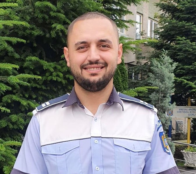   Polițistul care salvează vieți: este donator constant de sânge și a donat celule stem pentru un bolnav de cancer care a învins boala