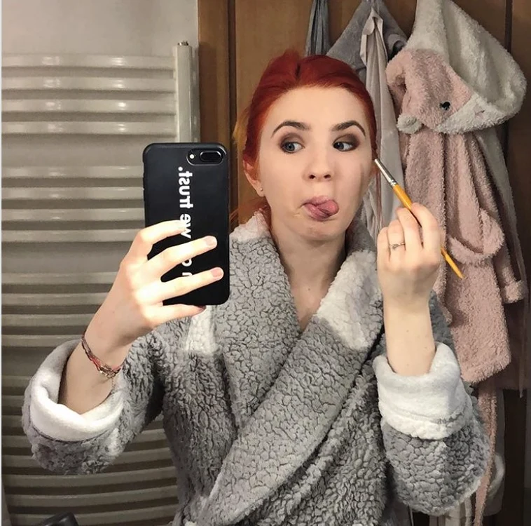 
    Cristina Ciobănașu are întâlnire cu Vlad în... sufragerie  