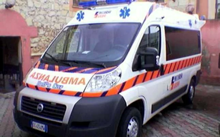 Italia: A stat 39 de ore împuşcat sub o maşină