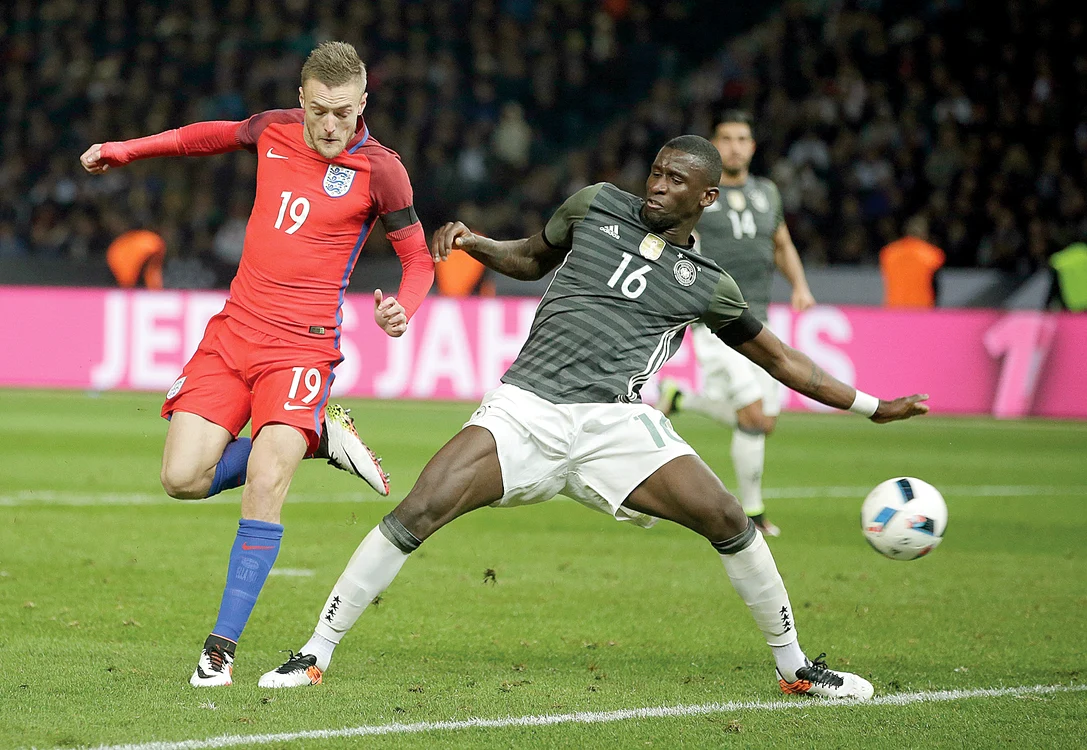 Acesta este momentul în care Vardy a marcat cu călcâiul la Berlin