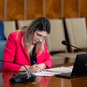 Diana Buzoianu, ministrul Mediului FOTO gov.ro