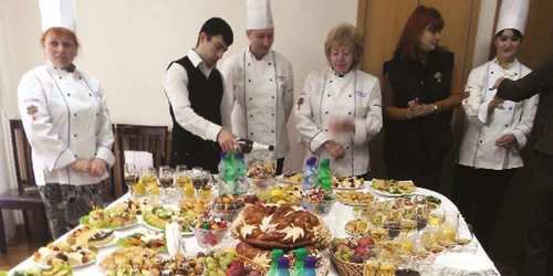 Bucătarii moldoveni au refăcut delicatesele cu care i-au vrăjit pe membrii juriului de la Olimpiada Culinară