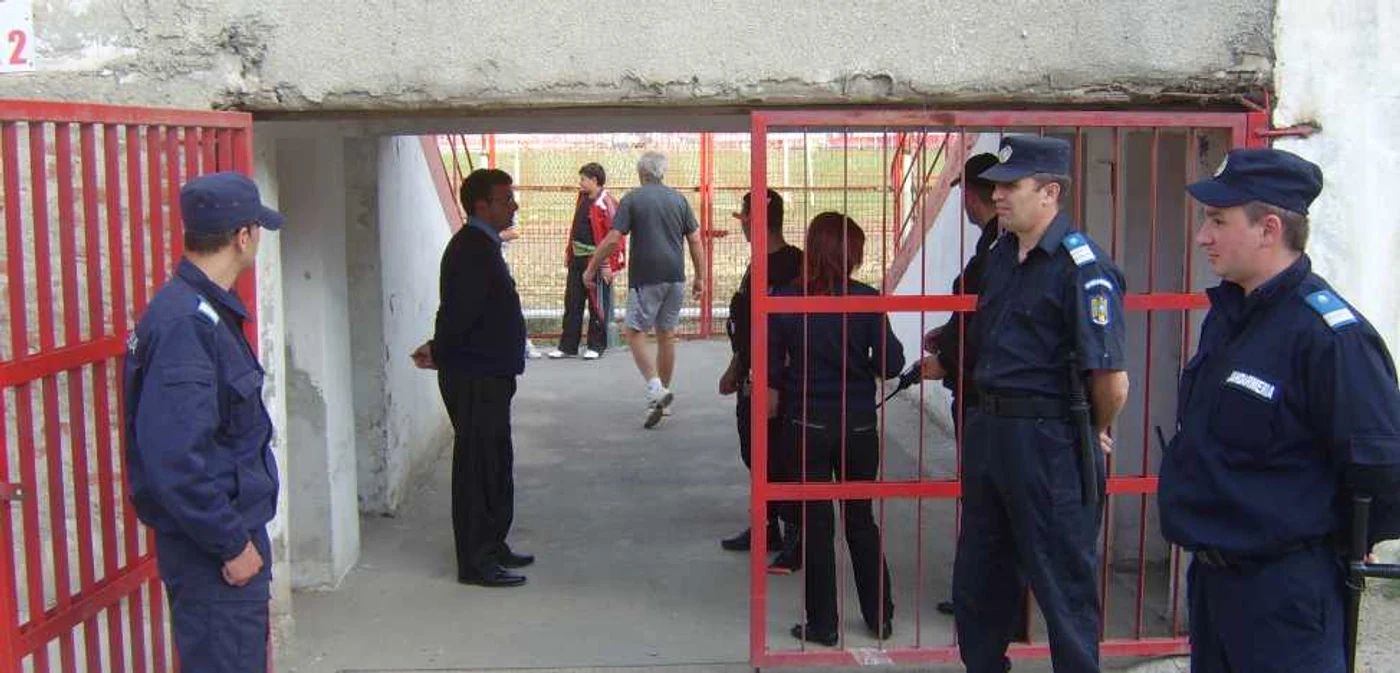 Jandarmii le-au întocmit celor doi actele premergătoare infracțiunii de furt