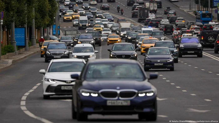 Peste 100 de automobile date în urmărire de Germania au fost descoperite în Rusia