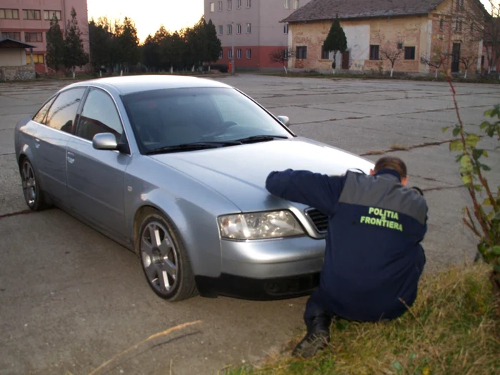 Autoturismul confiscat la Porţile de Fier FOTO STPF Mehedinţi