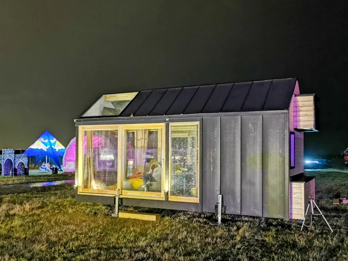 Un spectaculos tiny house care costă 25.000 de euro