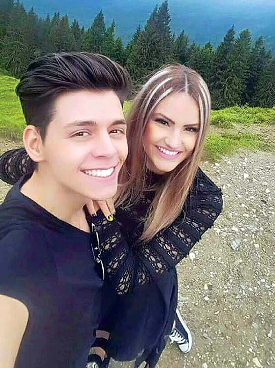 Mihai şi  Alexandra se iubesc  de doi ani