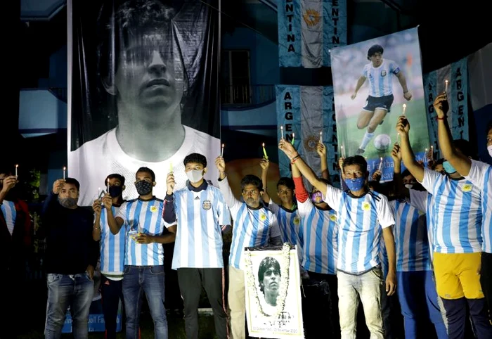 Membrii fan clubului Maradona din Calcutta (India), i-au adus un ultim omagiu