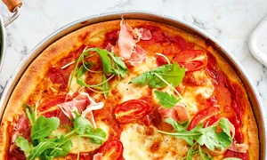 1i apolyti zymi gia pitsa mono me 2 ylika vima vima gastronomos jpg