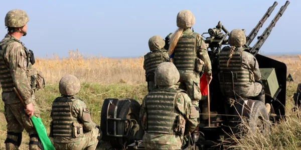 militari femeie trageri capu midia foto Centrului Naţional de Instruire pentru Apărare Antiaeriană “General de brigadă Ion Bungescu”