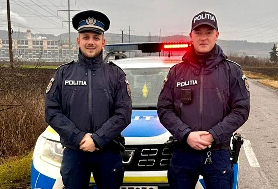 Paul și Raul, cei doi polițiști care au salvat-o pe femeia rănită grav FOTO Europol/ Facebook