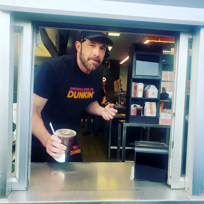 Ben Affleck vinde cafea jpg