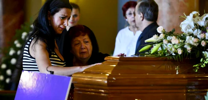 Soprana Angela Gheorghiu, alături de Agripina Ursuleasa, mama pianistei FOTO: Mediafax