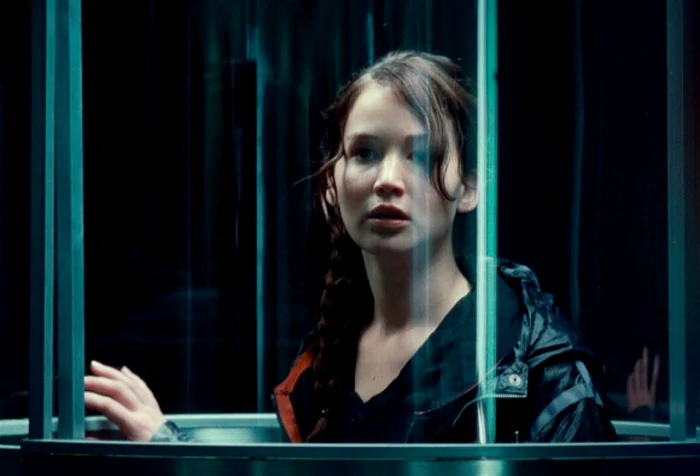 Actriţa Jennifer Lawrence în rolul eroinei Katniss Everdenn din franciza de succes „Jocurile Foamei/ The Hunger Games“ FOTO cinemagia.ro