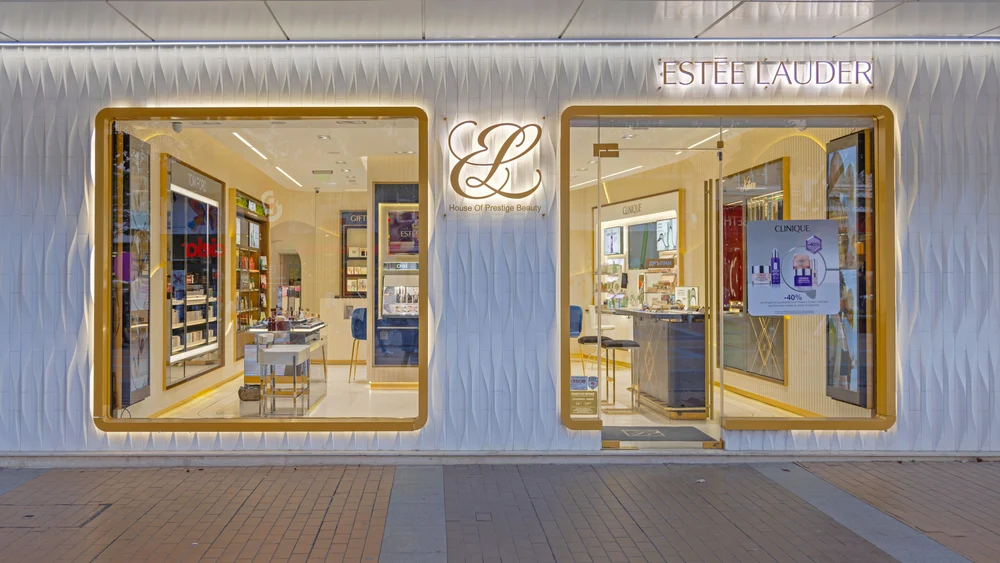 Un gigant american în industria cosmeticelor închide centrul din București. Aproape 150 de angajați vor fi concediați