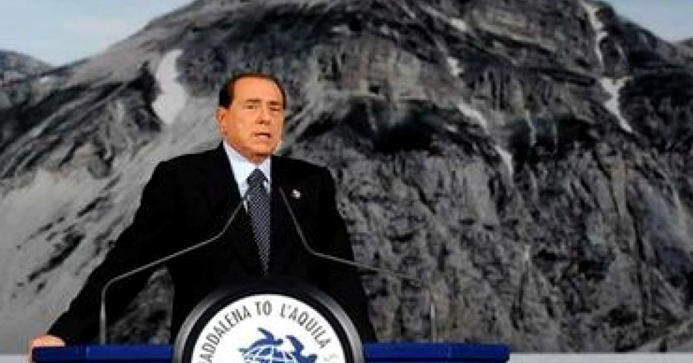 <b>Financial Times</b>: Berlusconi a controlat declinul economiei italiene