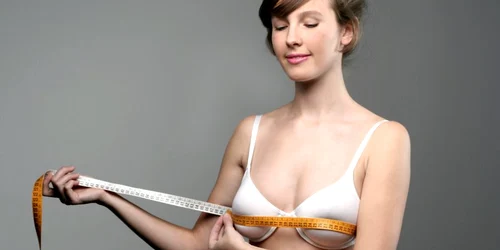 Un număr foarte mare de femei îşi cumpără sutiene mai mici decât dimensiunea reală a bustului