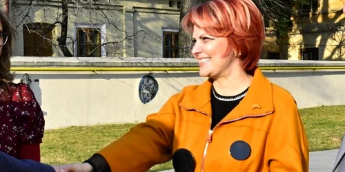 lia olguta vasilescu FB L O V jpg