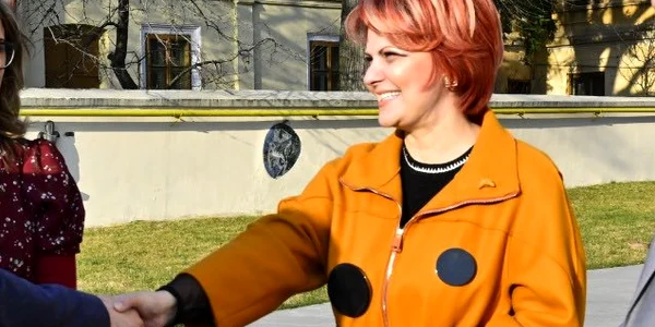 lia olguta vasilescu FB L O V jpg