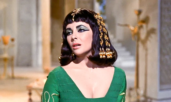 Elizabeth Taylor în rolul Cleopatrei, Profimedia (3) jpg